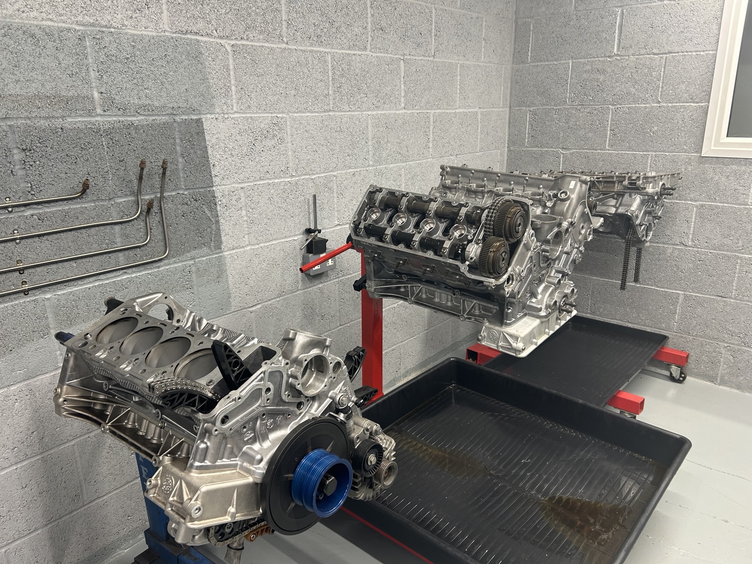 BMW S65 V8 engines being built